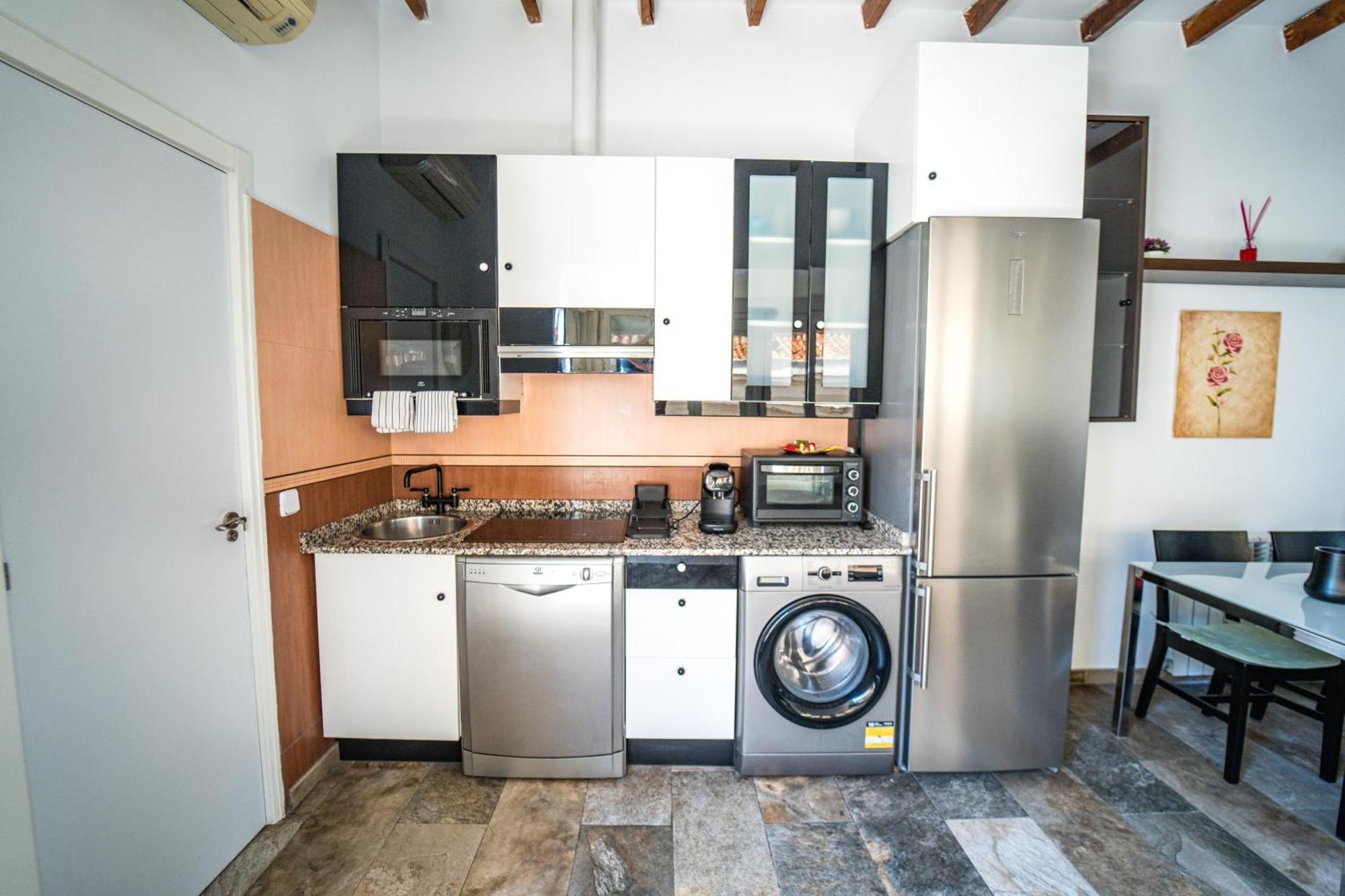 Centrico Atico En Madrid By Bebalmy Apartment Екстериор снимка